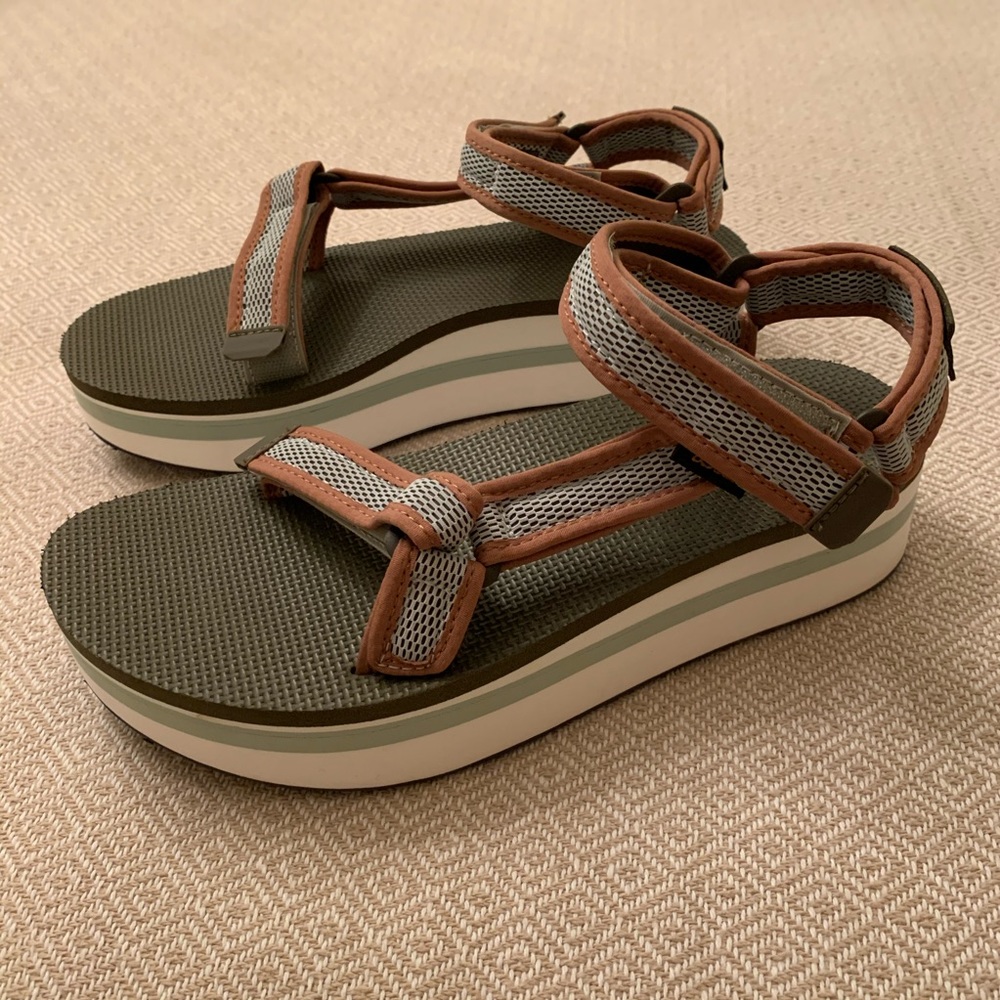 Teva ‘Universal’ Flatform in Dark Olive/Seafoam
